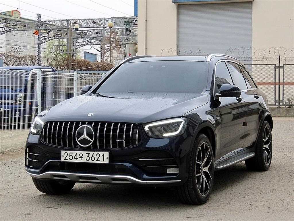 벤츠 GLC 클래스 AMG GLC 63 4MATIC+ 사진 2/20
