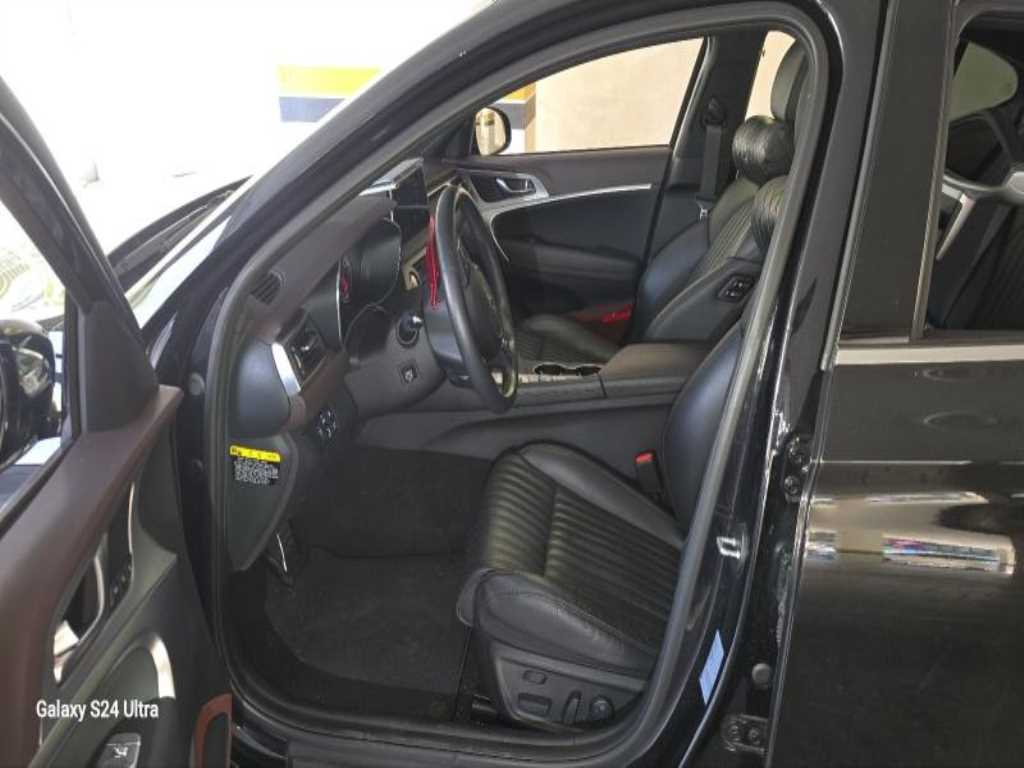Genesis G70 2.0T Elite 8