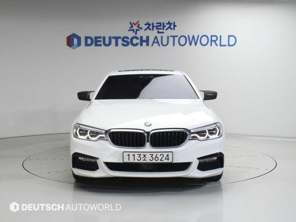 BMW 5시리즈 530i xDrive M 스포츠 사진 2/19