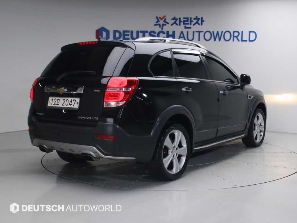 쉐보레 캡티바 2.2 4WD LTZ 7인 사진 2/20