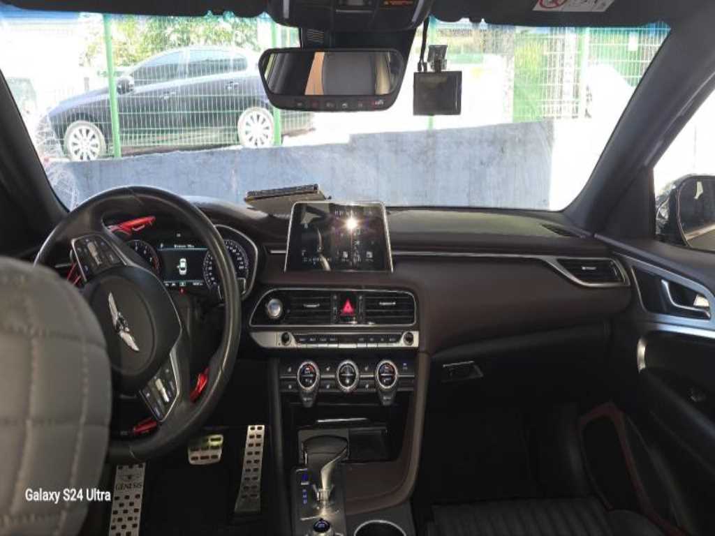 Genesis G70 2.0T Elite 7