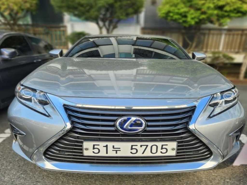 Lexus ES Supreme