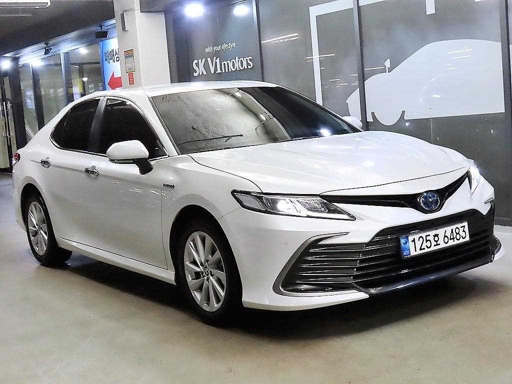 Toyota Camry 2.5 Hybrid LE