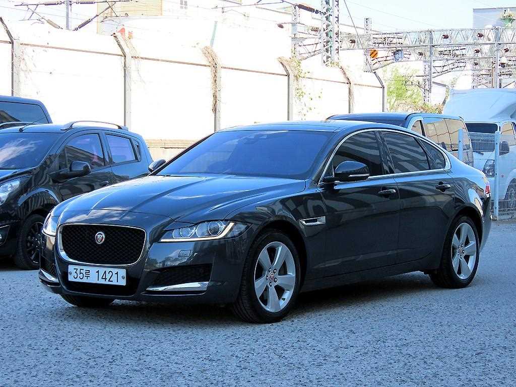 재규어 XF 2.5T 프레스티지 AWD 사진 2/20