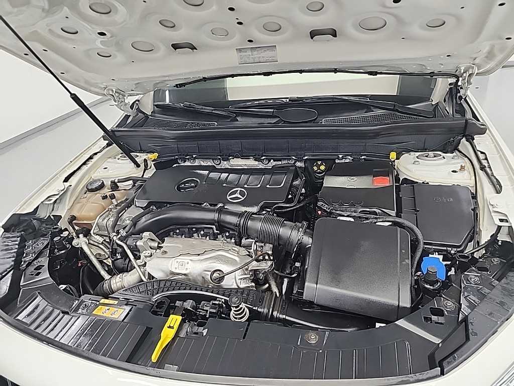 Mercedes-Benz GLB-Class GLB250 4MATIC 6