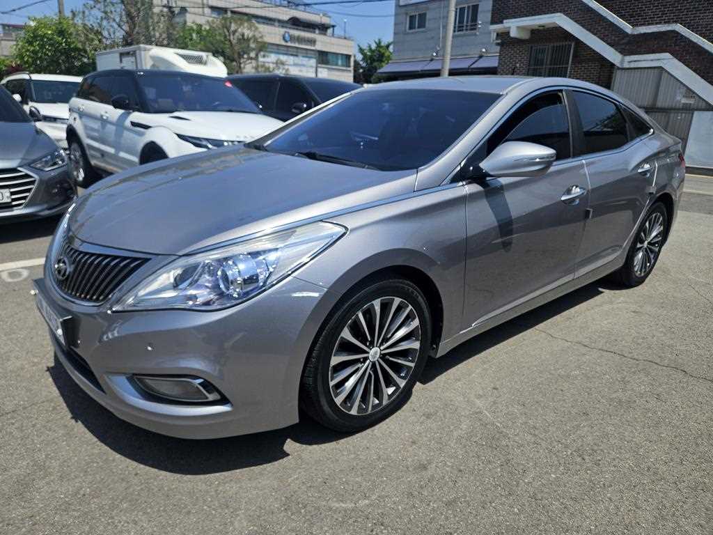 현대 그랜저 HG300 PREMIUM 기본형 사진 2/18
