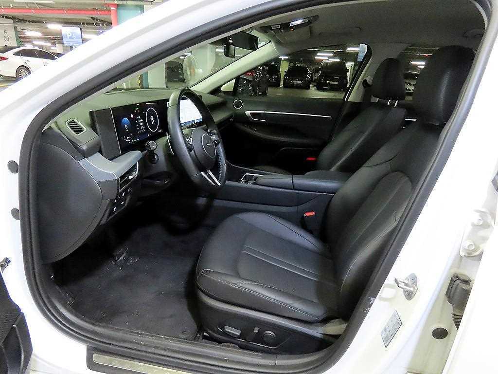 Hyundai Sonata Premium 7