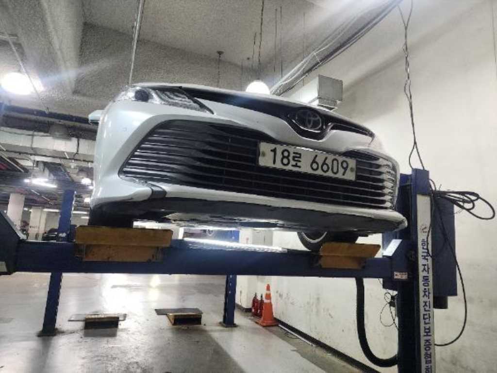 Toyota Camry 2.5 Hybrid XLE