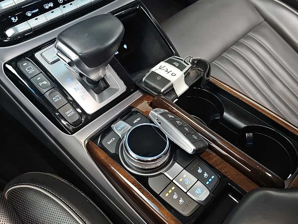 Genesis EQ900 5.0 GDI AWD Limousine Prestige 9