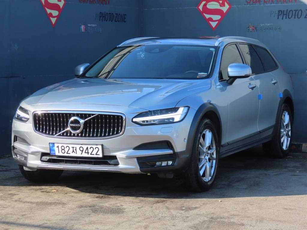 V90 크로스컨트리 D5 AWD 2017년식