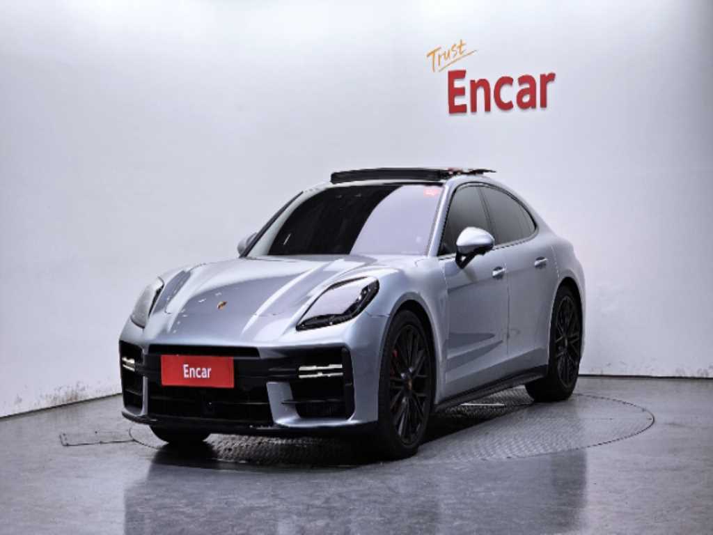 포르쉐 파나메라 4.0 V8 GTS 사진