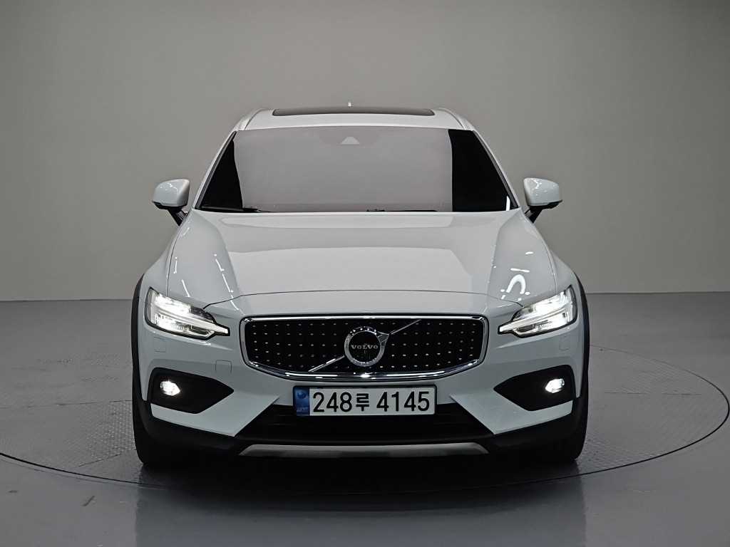 볼보 V60 2.0 B5 프로 AWD 사진 2/19