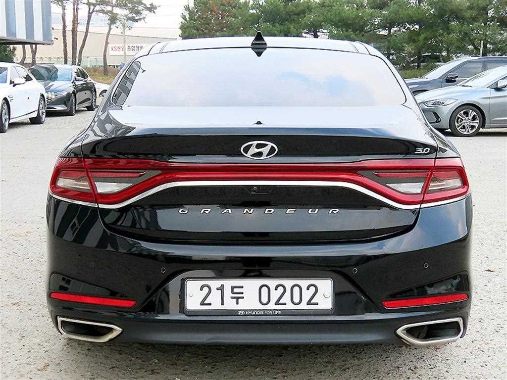 HYUNDAI Grandeur - Vista 11