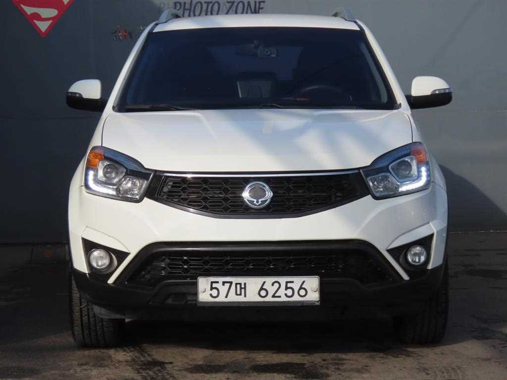 KGM 코란도 4WD 2.0 어드벤처 사진 2/20