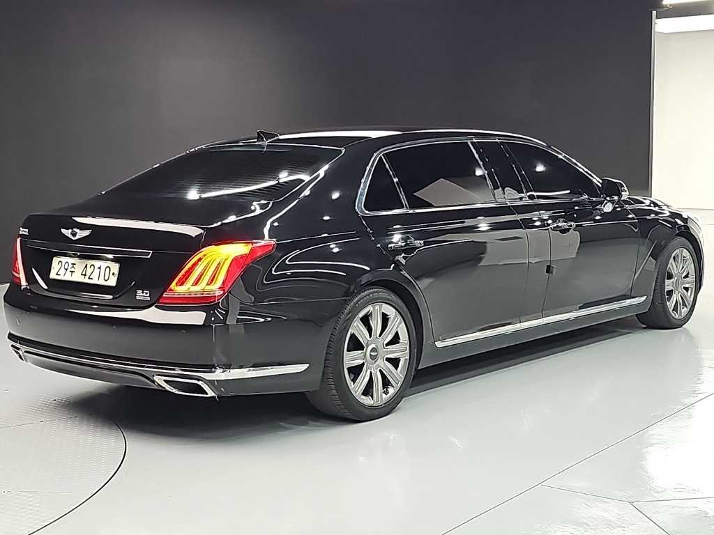 Genesis EQ900 5.0 GDI AWD Limousine Prestige
