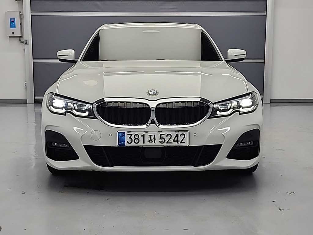 BMW 3시리즈 320d xDrive M 스포츠 사진 2/18