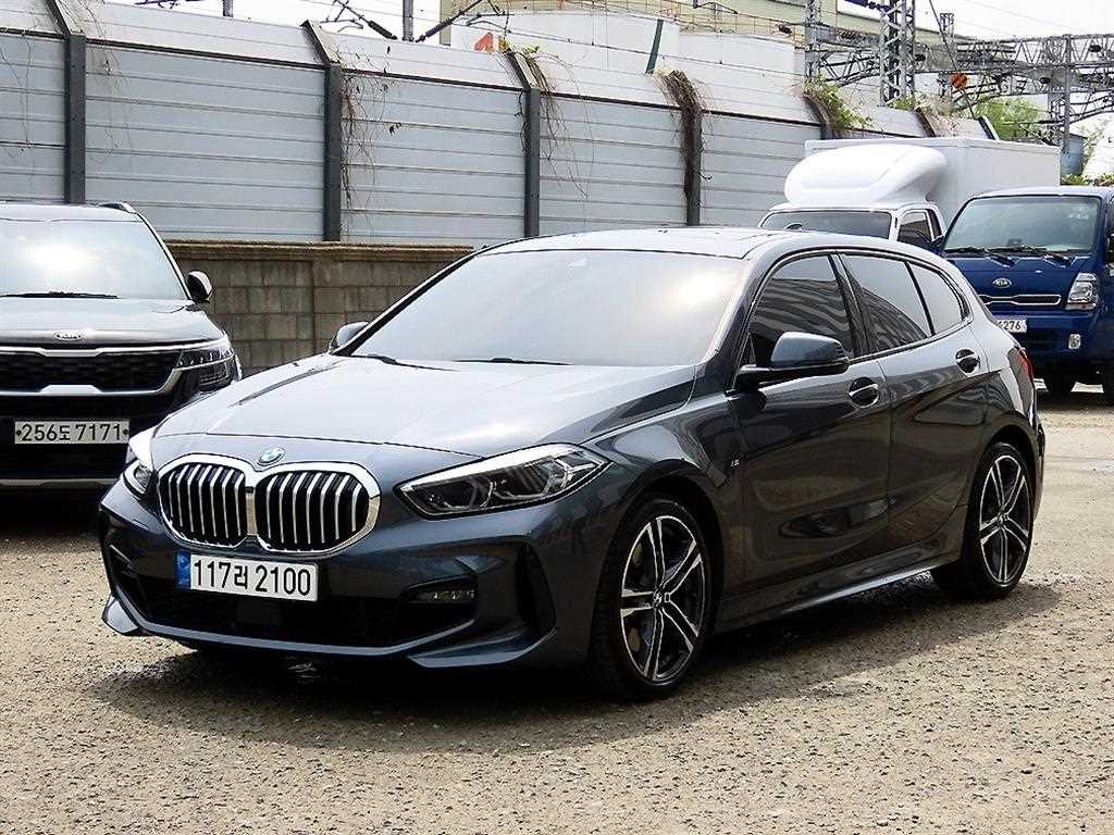 BMW 1시리즈 120i M 스포츠 사진 2/20