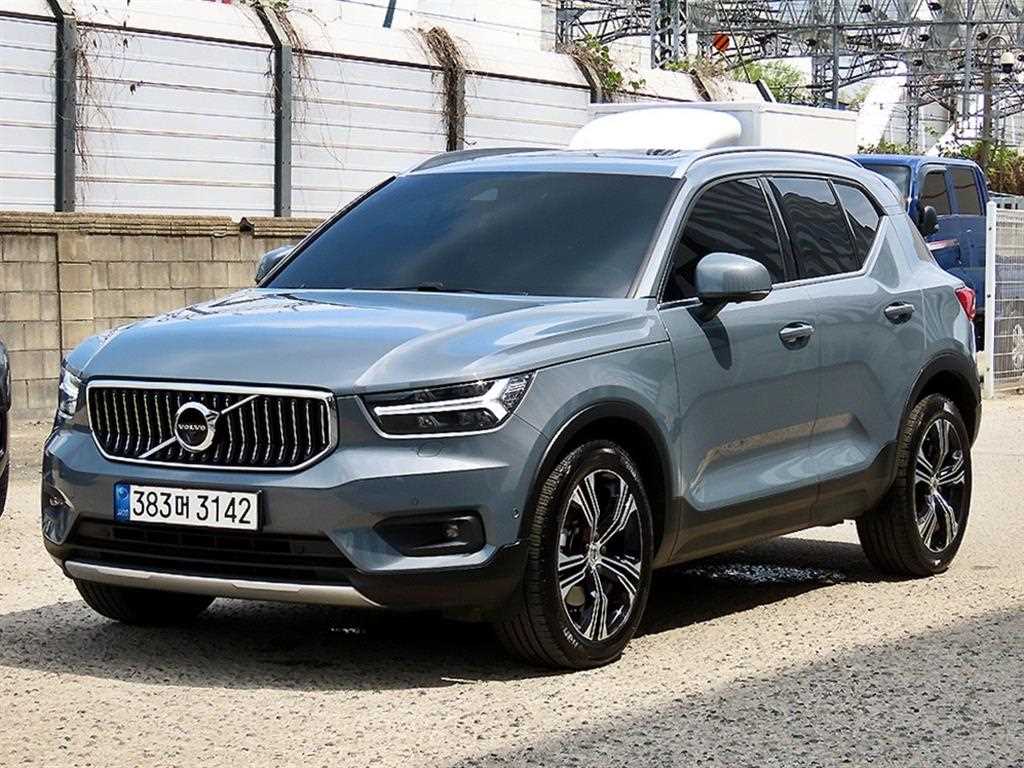 볼보 XC40 B4 AWD 인스크립션 사진 2/20