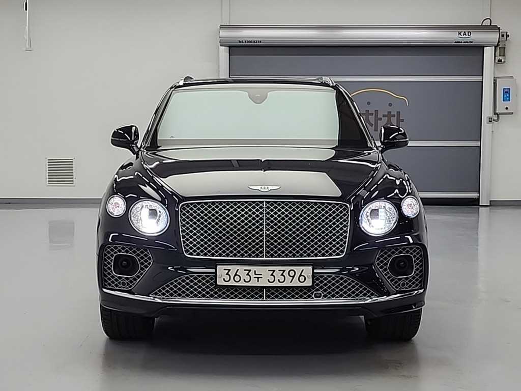 벤틀리 벤테이가 4.0 V8 사진