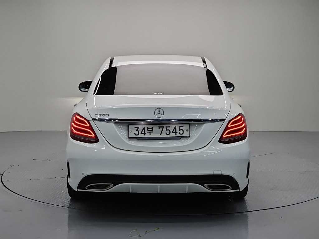 Mercedes-Benz C-Class C200 AMG LINE 4