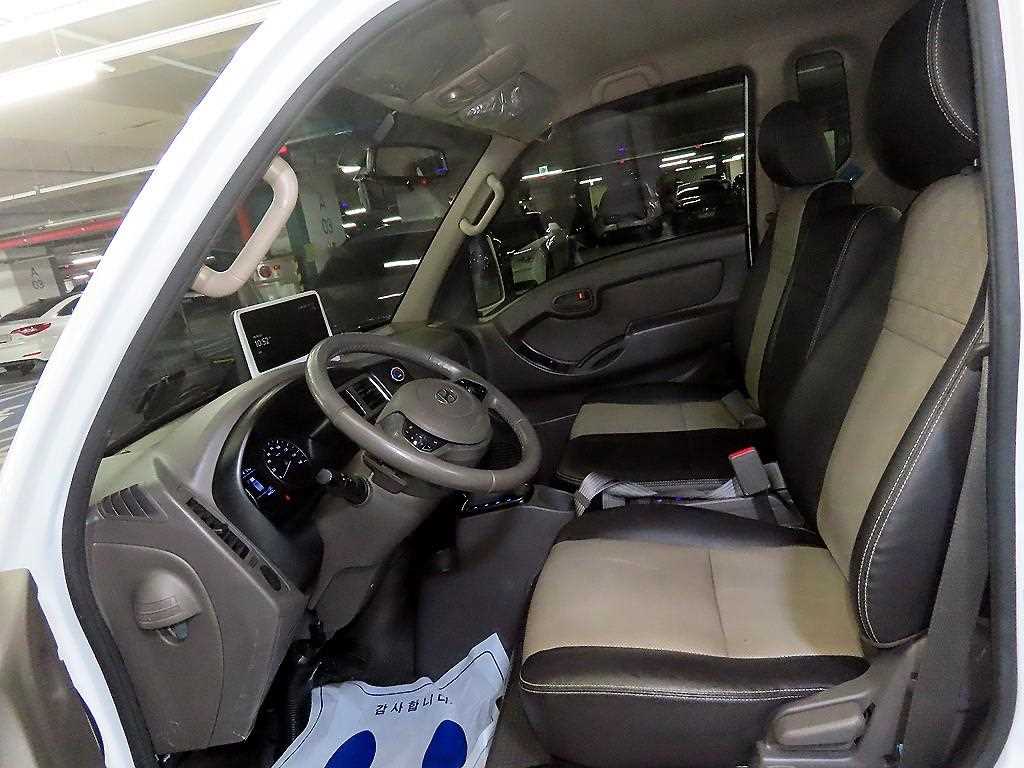 Hyundai Porter 1.0 Ton/ Super Cab/ Long Wheelbase 8