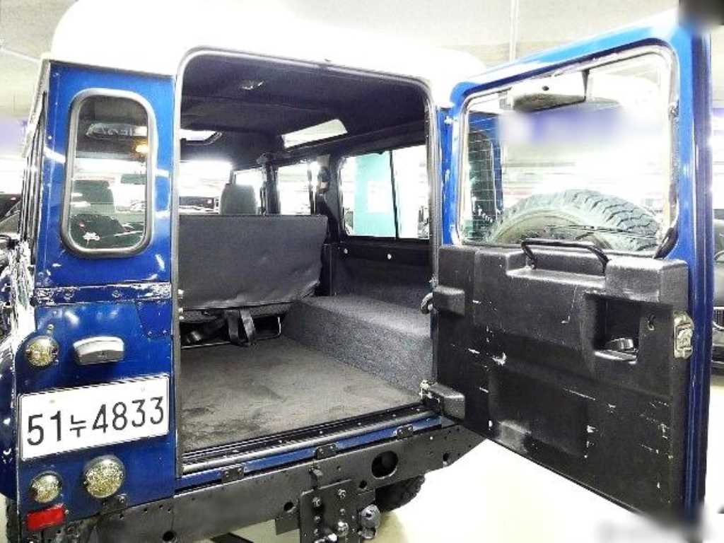 Land Rover Defender 110 — фото 5