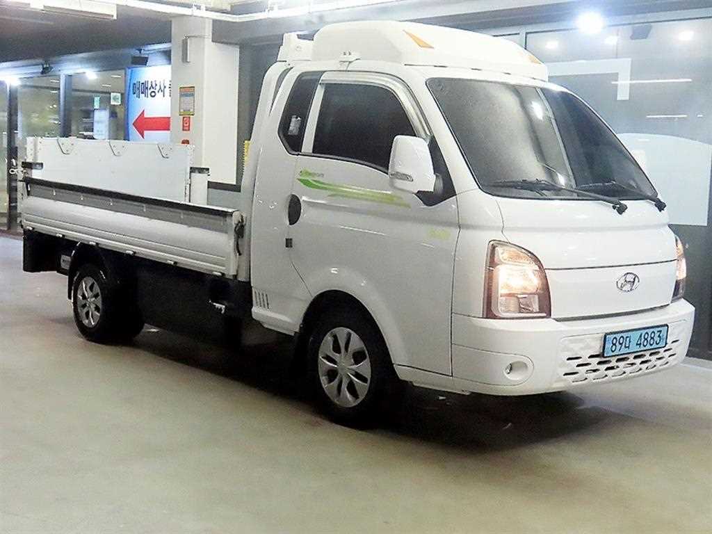 Hyundai Porter 1.0 Ton/ Super Cab/ Long Wheelbase