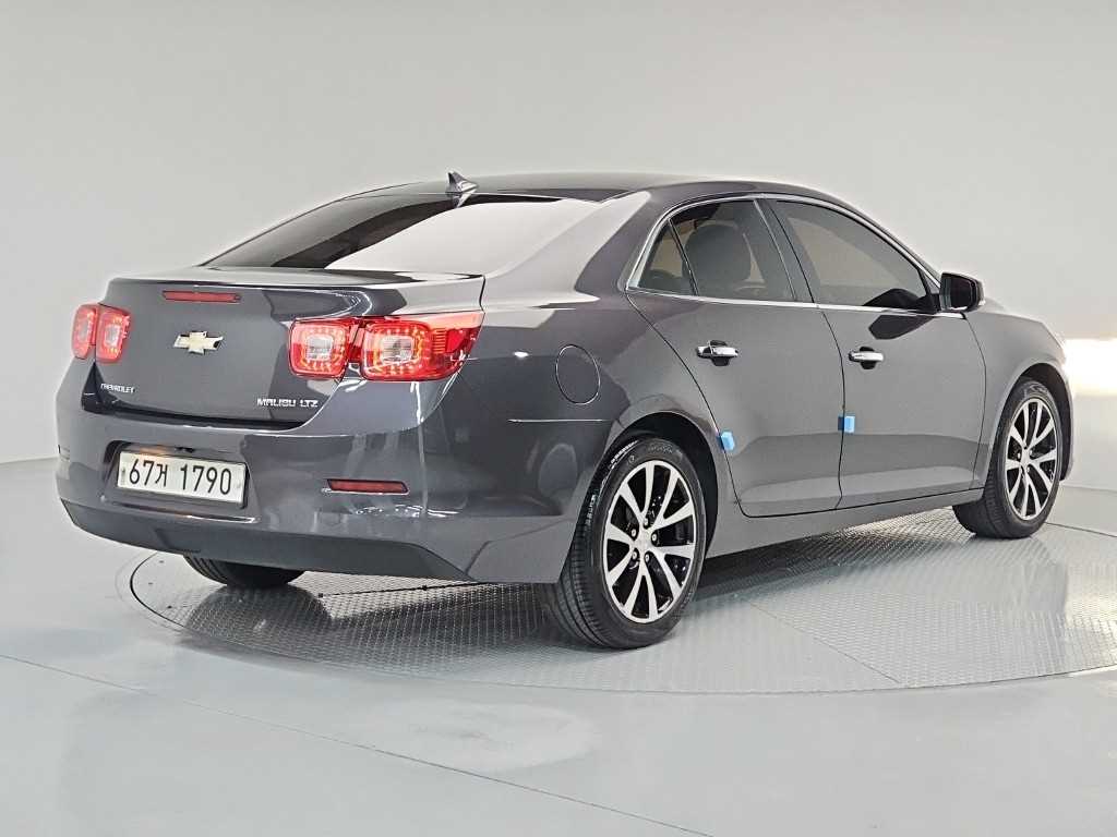 Chevrolet Malibu 2.0 LTZ Deluxe Black Wheel 5