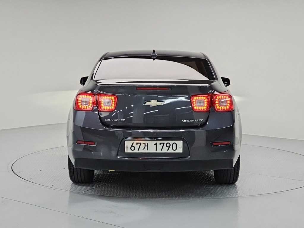 Chevrolet Malibu 2.0 LTZ Deluxe Black Wheel 4