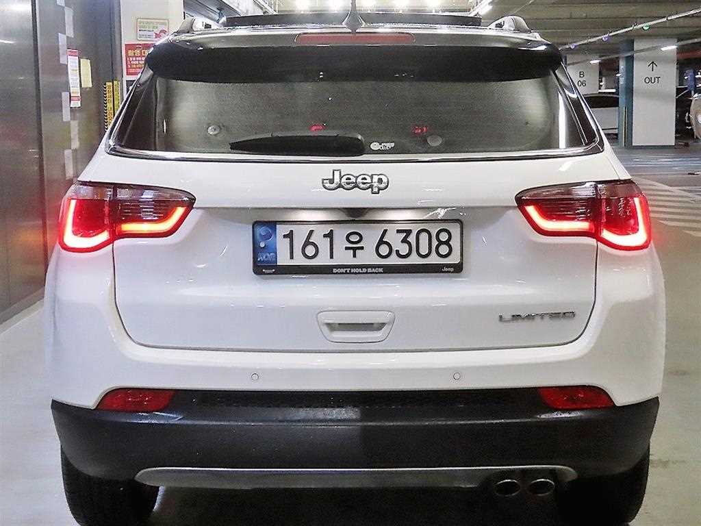 Jeep Compass 2.4 2WD Limited 6