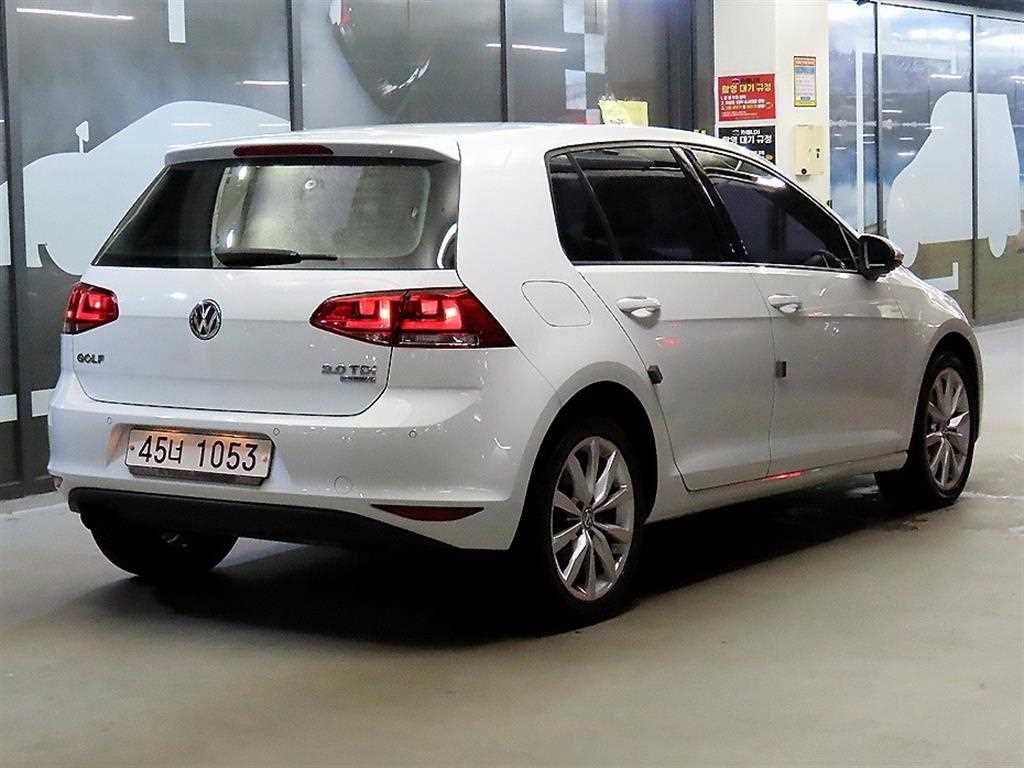 Volkswagen Golf - Vista 10