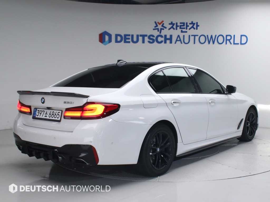 BMW 5시리즈 530i M 스포츠 플러스 사진 2/20