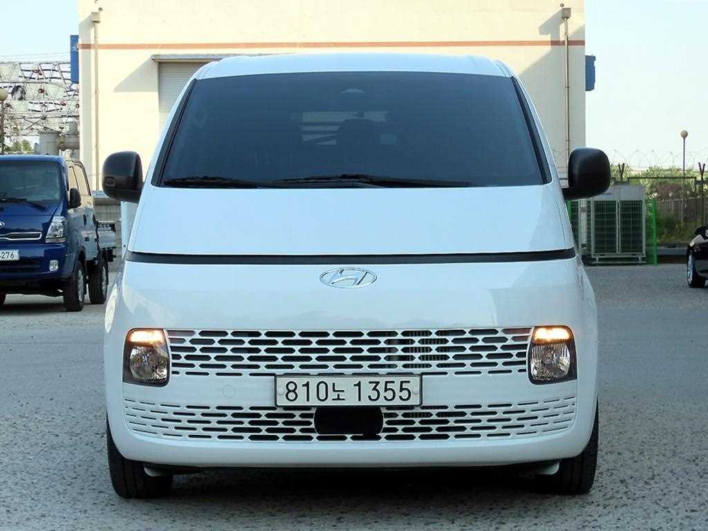 Hyundai Staria 2WD Diesel Cargo Smart