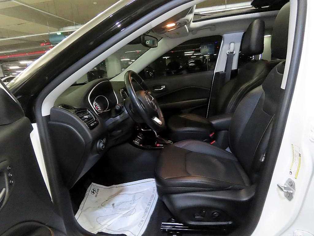 Jeep Compass 2.4 2WD Limited 7
