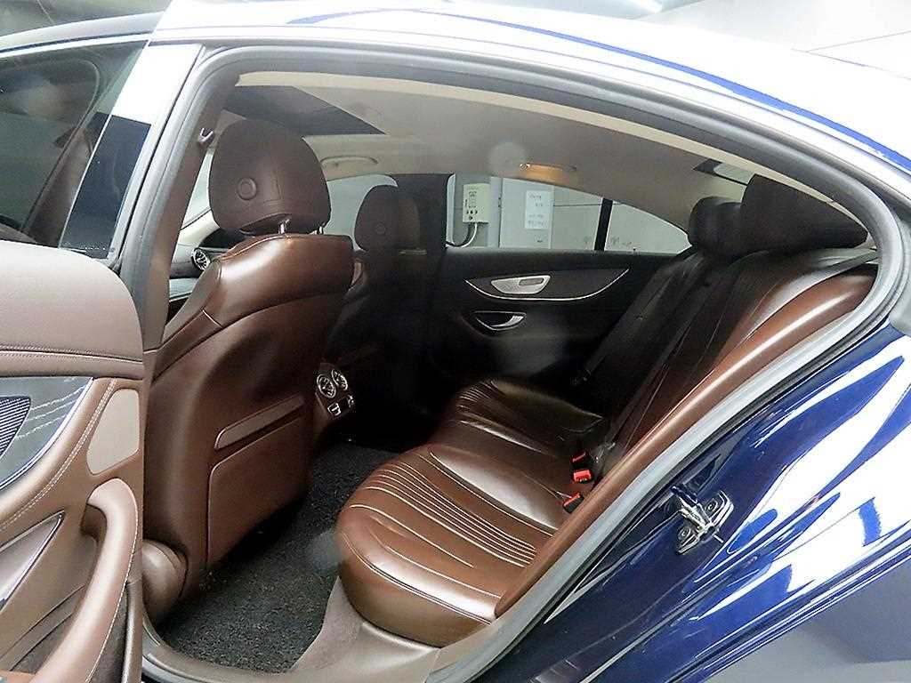 Mercedes-Benz CLS-Class CLS450 4MATIC AMG Line 7