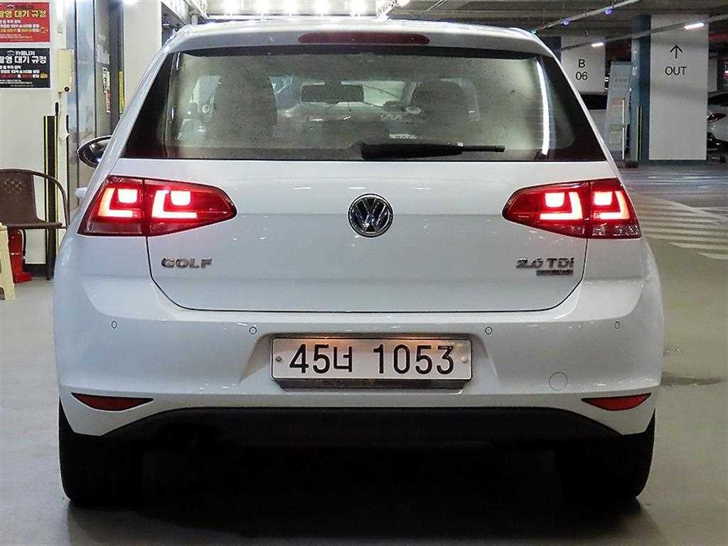 Volkswagen Golf - Vista 11
