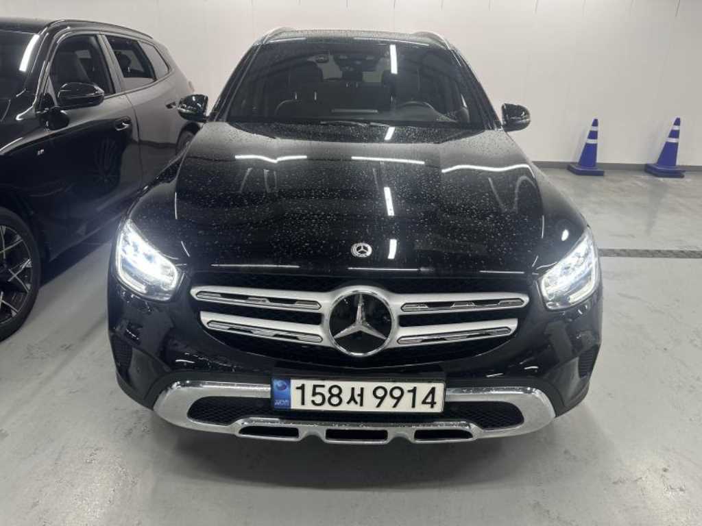 Mercedes-Benz GLC-Class GLC300e 4MATIC