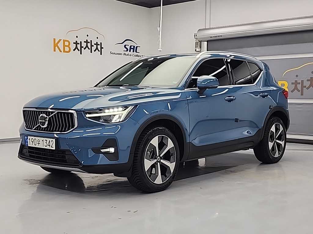 볼보 XC40 B4 AWD 얼티메이트 브라이트 사진