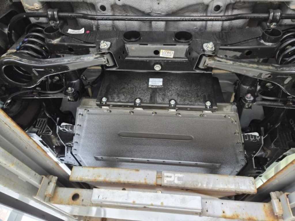 KG Mobility (Ssangyong) Torres E5 8