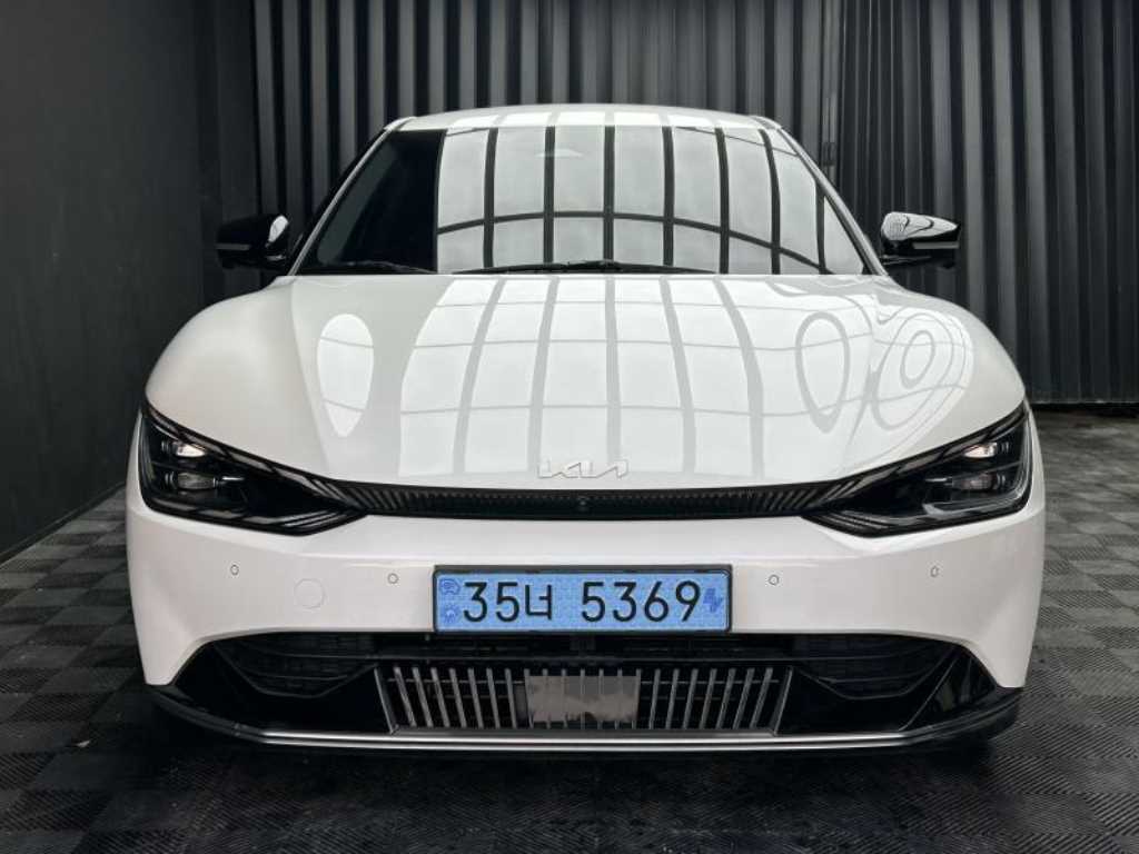 EV6 롱레인지 어스 2022년식