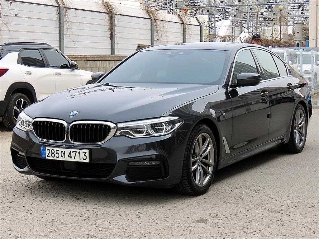 BMW 5시리즈 520i M 스포츠 사진 2/20