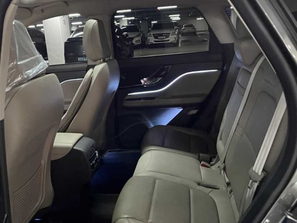 Lincoln Corsair 2.0 Reserve AWD 9