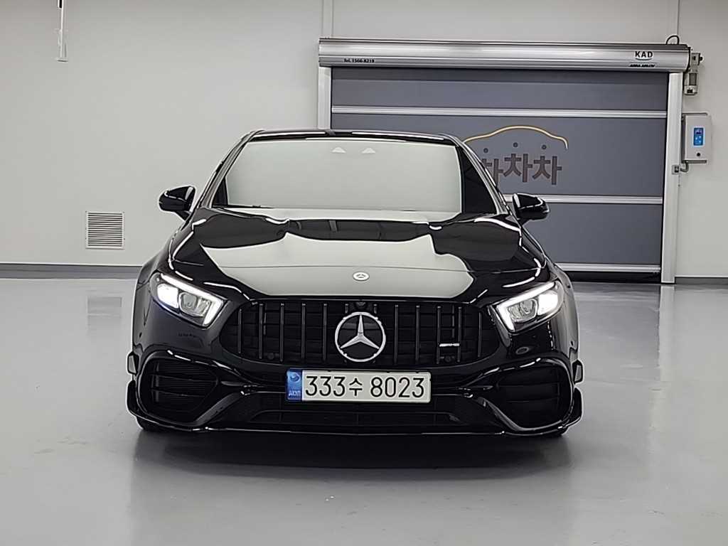 벤츠 A 클래스 AMG A45 4MATIC+ 해치백 사진 2/18