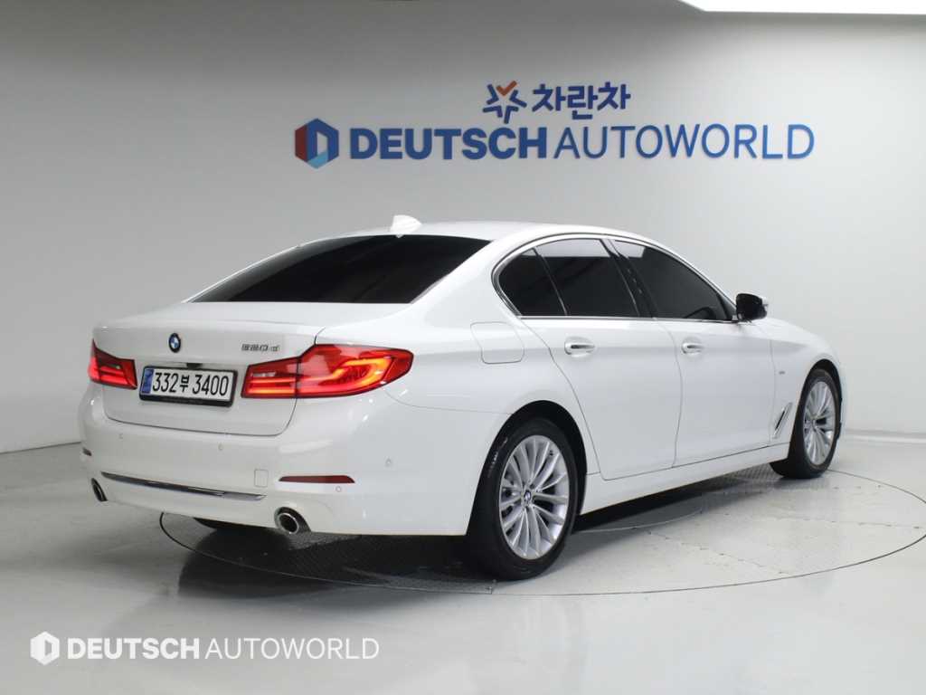 BMW 5시리즈 520d 럭셔리 스페셜 에디션 사진 2/20