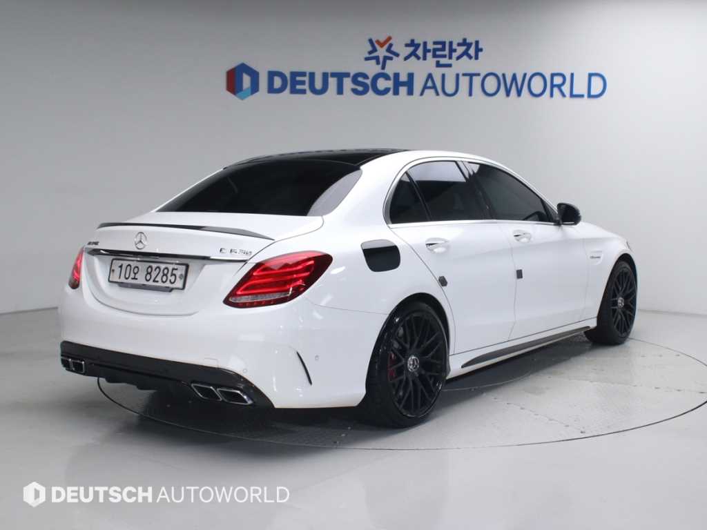 벤츠 C 클래스 C63 AMG 사진 2/20