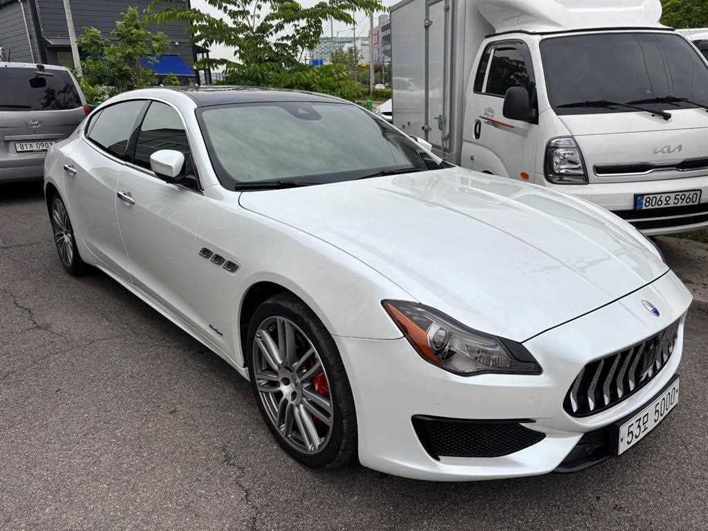 마세라티 콰트로포르테 S Q4 3.0 V6 그란스포츠 사진 2/20