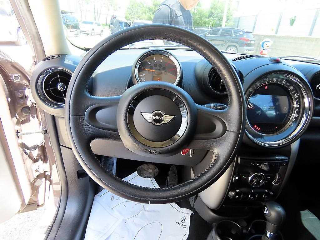 Mini Countryman 2.0 D 9