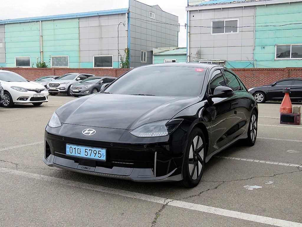 Hyundai IONIQ Long Range 4WD 2