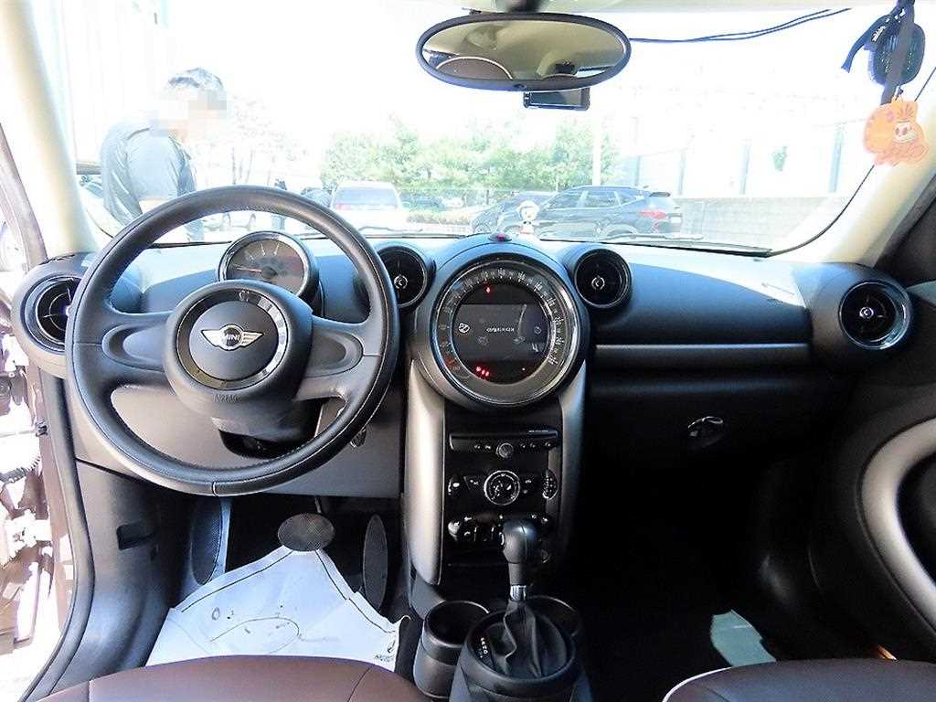 Mini Countryman 2.0 D 8
