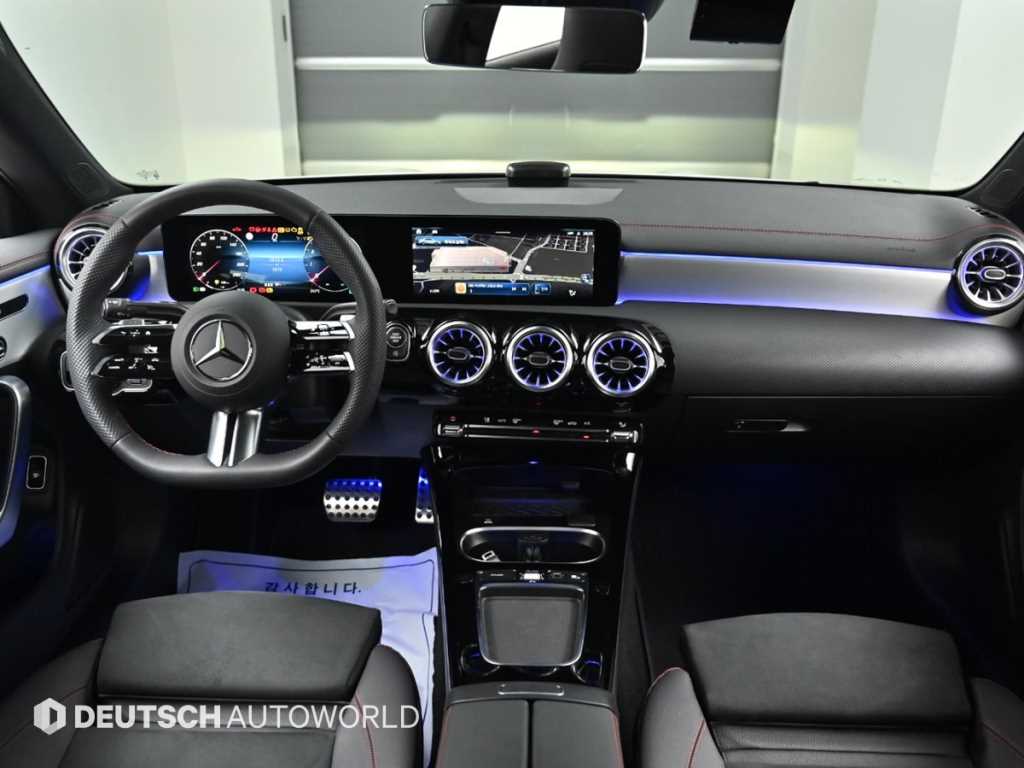 Mercedes-Benz GLA-Class GLA250 4MATIC AMG LINE 8